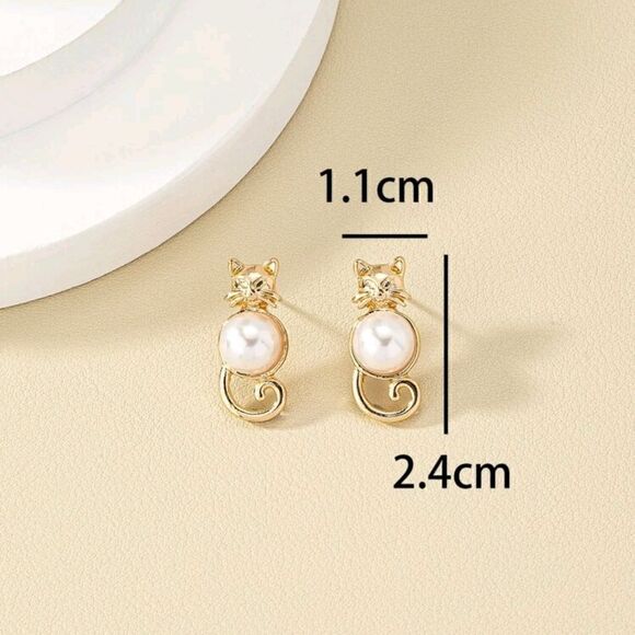 Cat Faux Pearl Earrings   - Picture 4 of 6